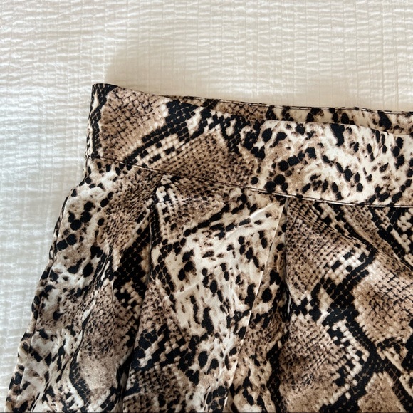 Misguided Snake Skin Print Mini Skirt - Picture 8 of 11